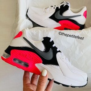 NWT Nike Air Max Excee sneakers